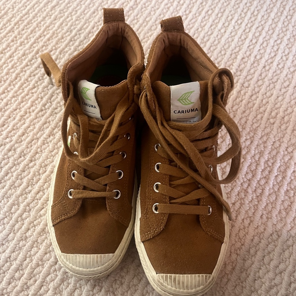 Cariuma Women’s Brown High-Top Suede Sneakers